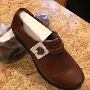 New Leather Slip on Shoes 8.5 Wide